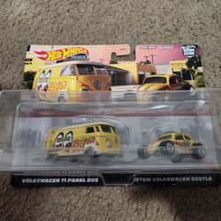 Hot Wheels Volkswagen Panel Bus Beetle 2 Pack