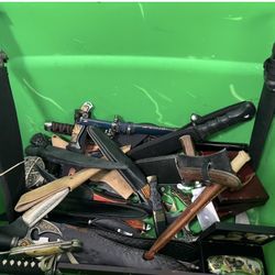 LOTS OF KNIVES