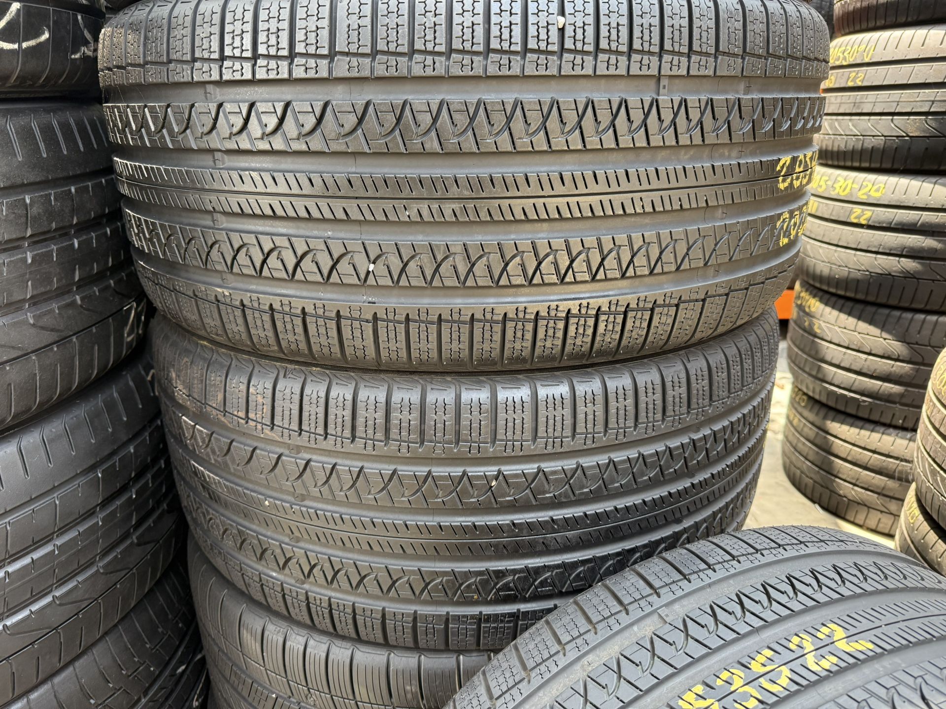 22” tires semi new yokohama 315/35/22 with free installation $250