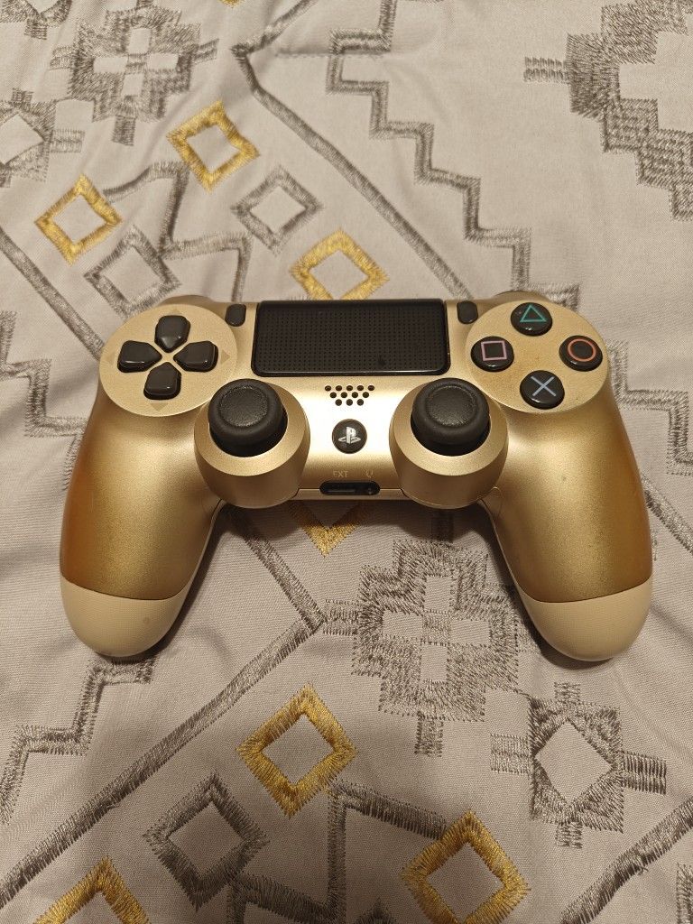 DualShock 4 PS4 Controller Gold