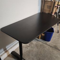 IKEA BEKANT manual sit/stand Desk (BLACK)