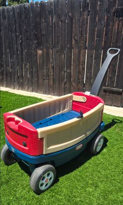 Little Tikes Deluxe Ride & Relax Wagon