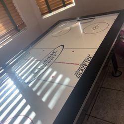 Air Hockey Table