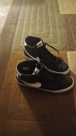 Nike Mid-Top Black Sneakers