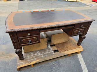 Executive office desk