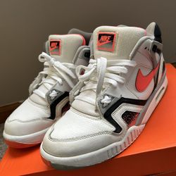 Nike Air Tech Challenge 2