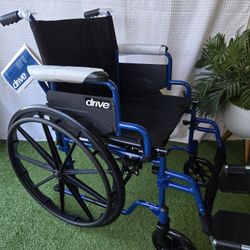 Drive Medical Blue Streak Wheelchair with Flip Back Desk Arms, Swing Away Footrests,FoldingDesk Length Arms, Silla De Ruedas