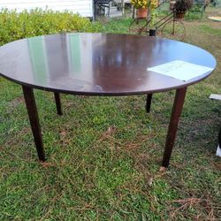 5 Matching Portable Round Tables With Locking Legs, ( Read Description )