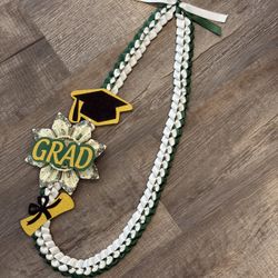  Graduation Lei 💚🤍