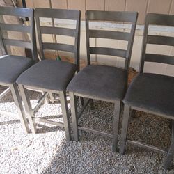 4 BARSTOOLS 