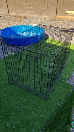 Large 42in metal kennel with 2 doors $40