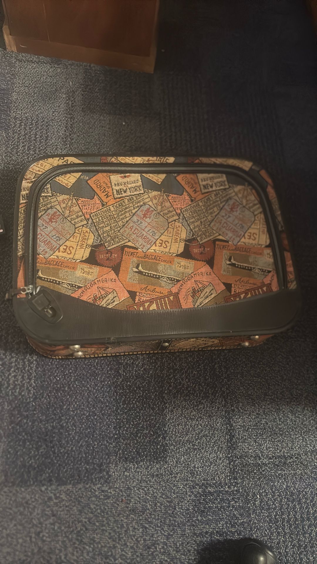1980s Newyork Vintage Traveling Suitcase