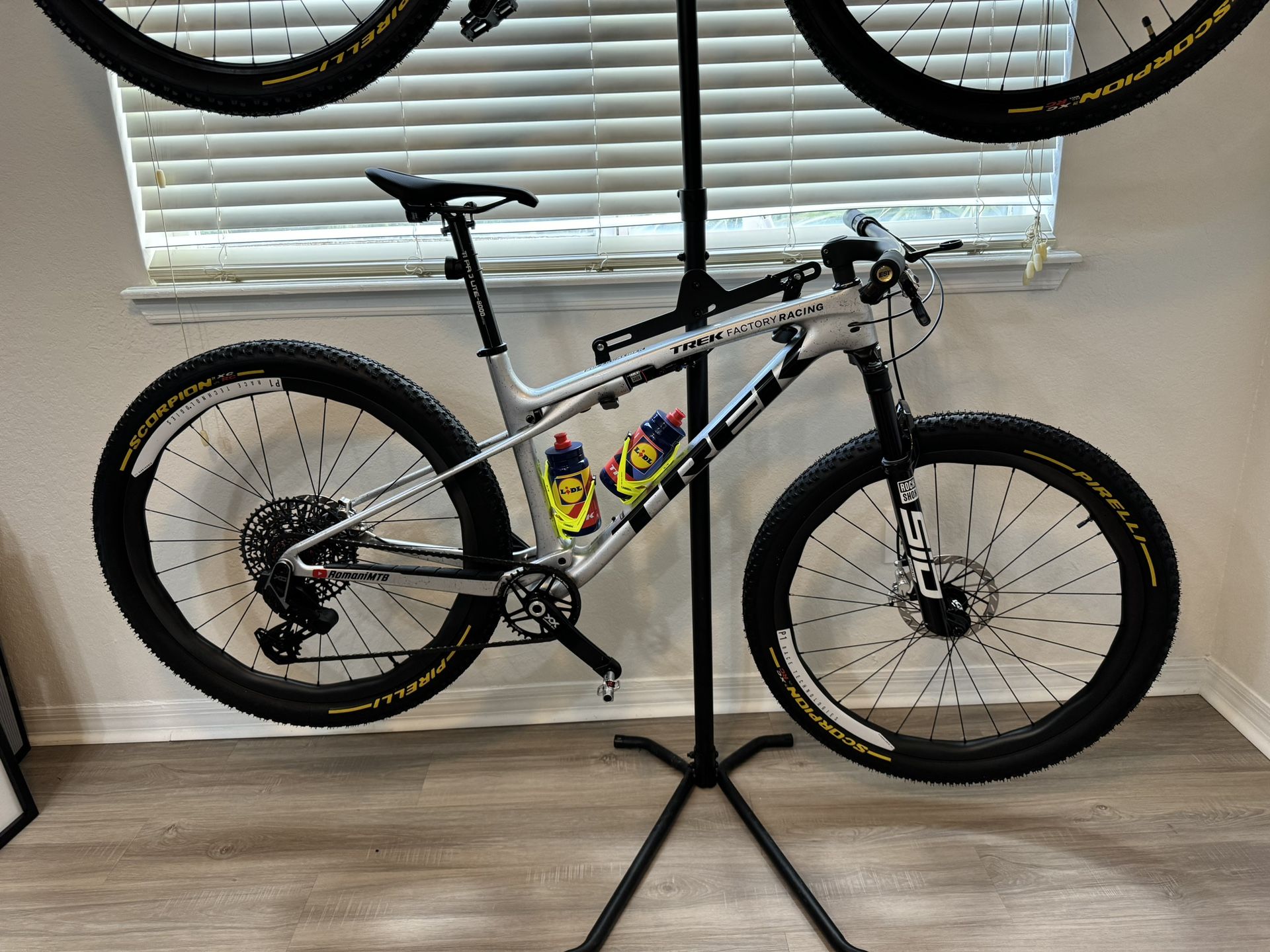 2024 TREK SUPERCALIBER SLR 9.9 AXS LARGE