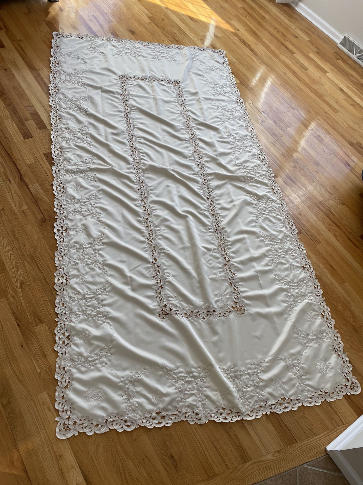 Vintage Antique Late 1800s Embroidered Table Cloth