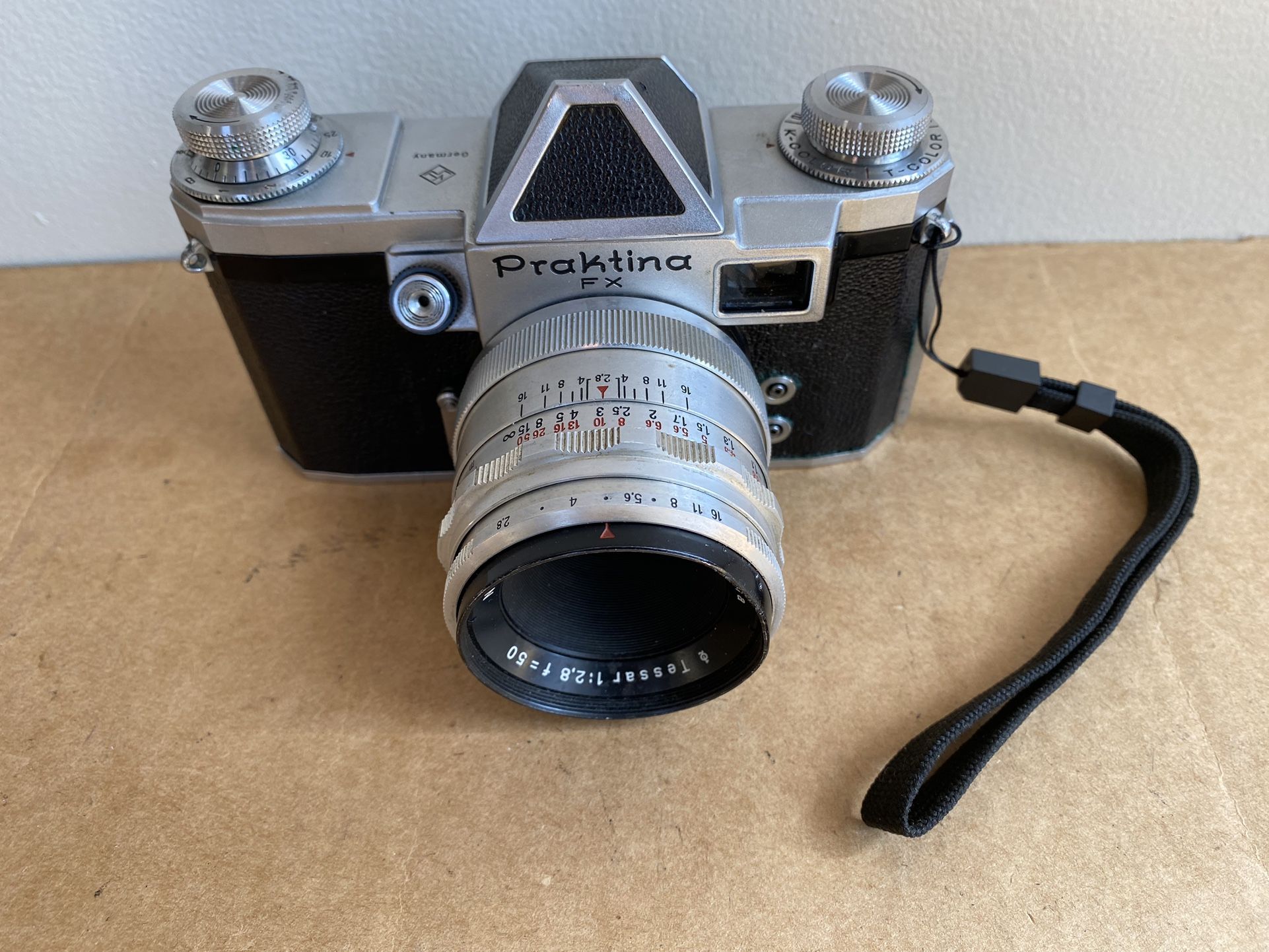 PRAKTINA FX With Carl Zeiss Jena Lens