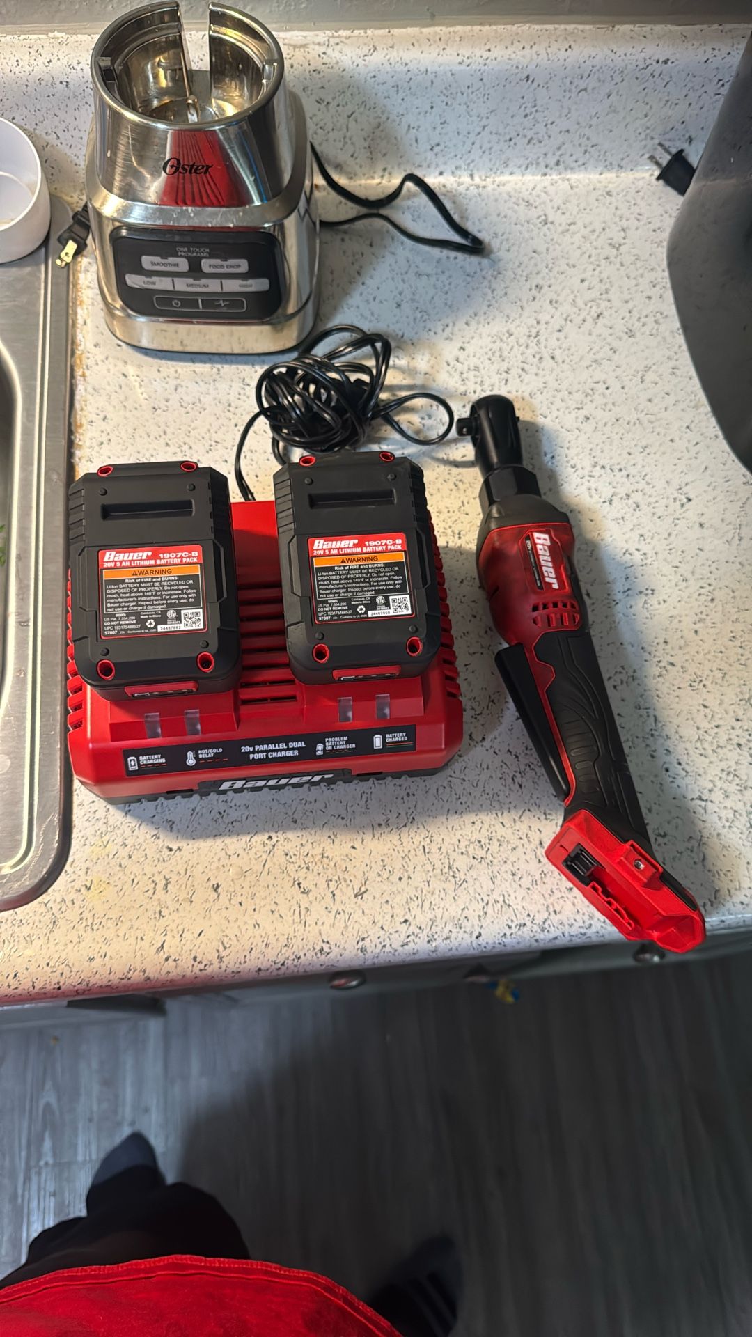 20v 3/8 Ratchet With Charger And 2 Batteries