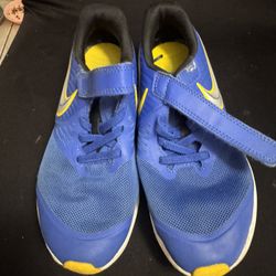 Nike Shoes Sneakers US Size 2.5 Boys girls 