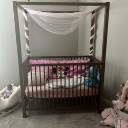 Crib And Matching Changing Table
