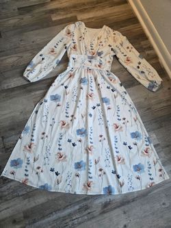 White Long-Sleeve Maxi Dress- size small