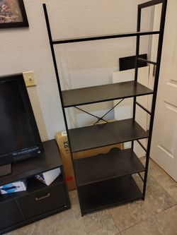 Black Metal Ladder Bookshelf 5-Tier
