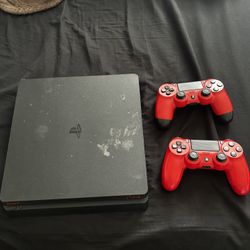 PS4 Slim 