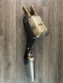 2017 Yamaha  FZ10 / MT-10 stock exhaust system
