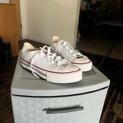 Converse Shoe Size 4, 35$ New Pick Up And Cash Only Near Foothill And Citrus