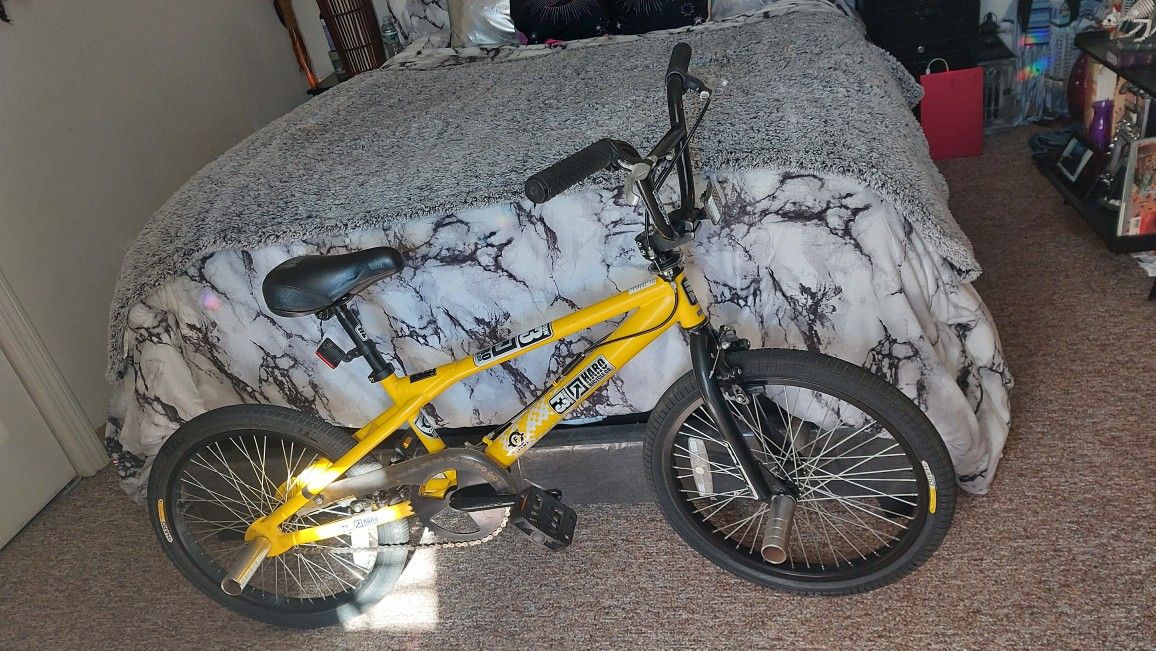 Haro BMX Bike,F-3 Yellow,Serial#F3W3F3145