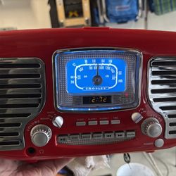 Red Crosley retro-style radio with AM/FM and CD player. 