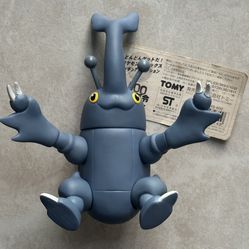 Nintendo 1999 Tomy Japan Pokemon Soft Vinyl DX Deluxe Heracross Figure w/ Tags