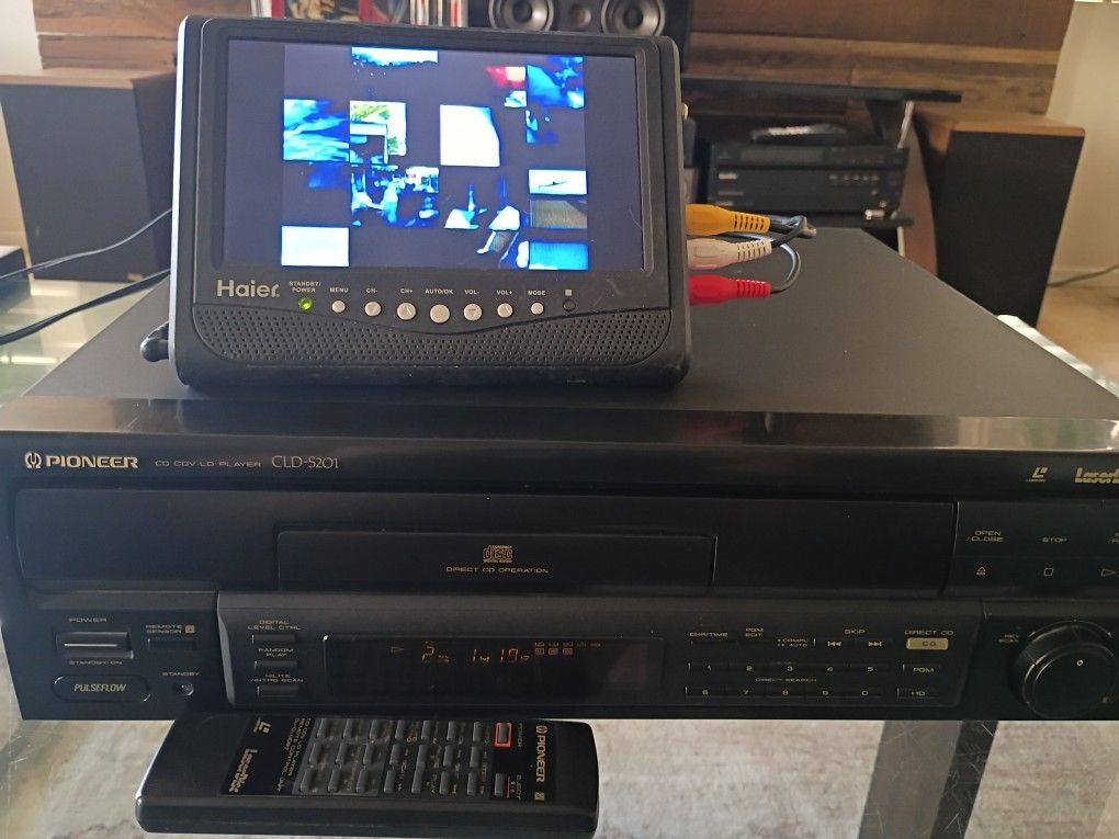 Pioneer CLD-S201 LaserDisc Player