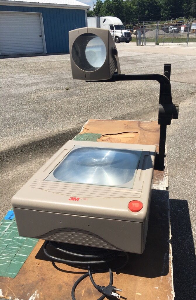 3M Overhead Projector with manual