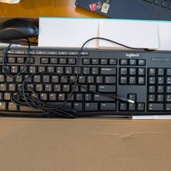 Logitech MK MEDIA COMBO
