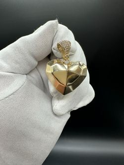 3D GOLD HEART PENDANT #34511