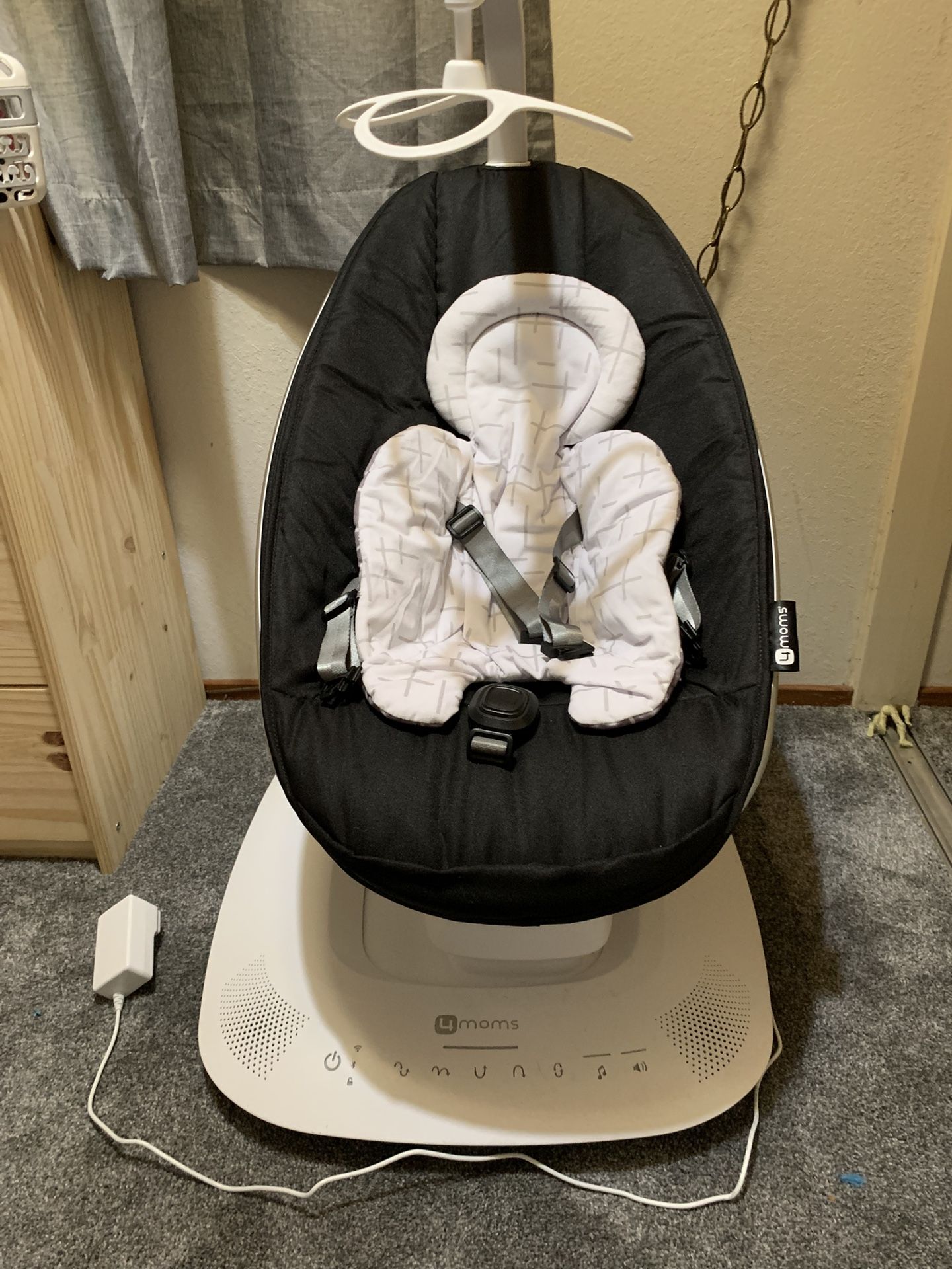 4moms MamaRoo Multi-Motion Baby Swing, Bluetooth Enabled