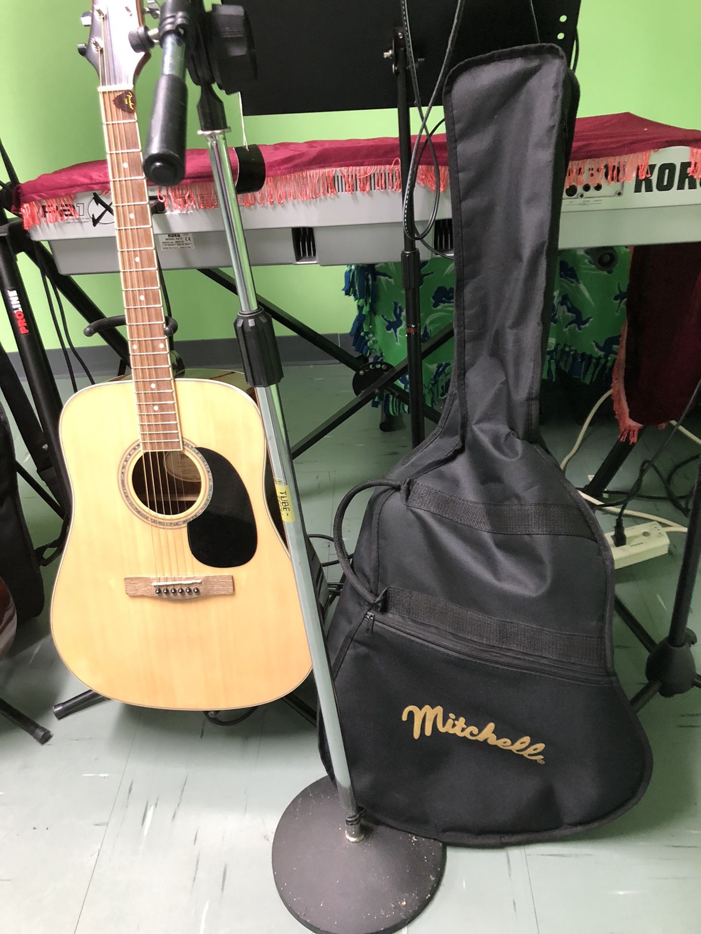 Mitchell D120 Dreadnought Acoustic Guitar