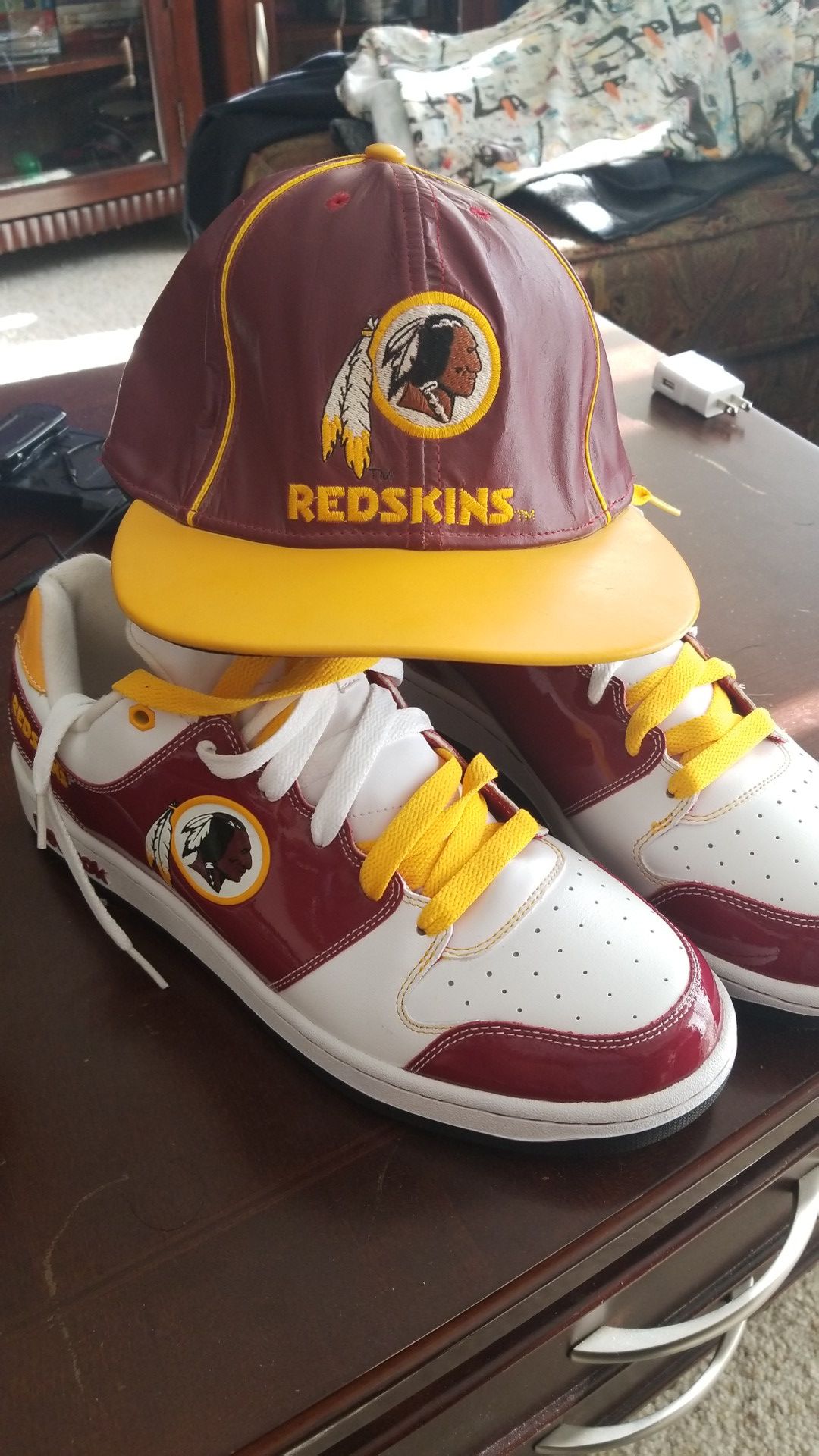 Reebok size 11 REDSKINS SNEAKERS & LEATHER HAT