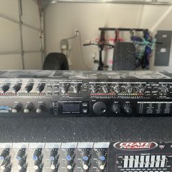 COMPRESSOR AND EFFECTS BOX