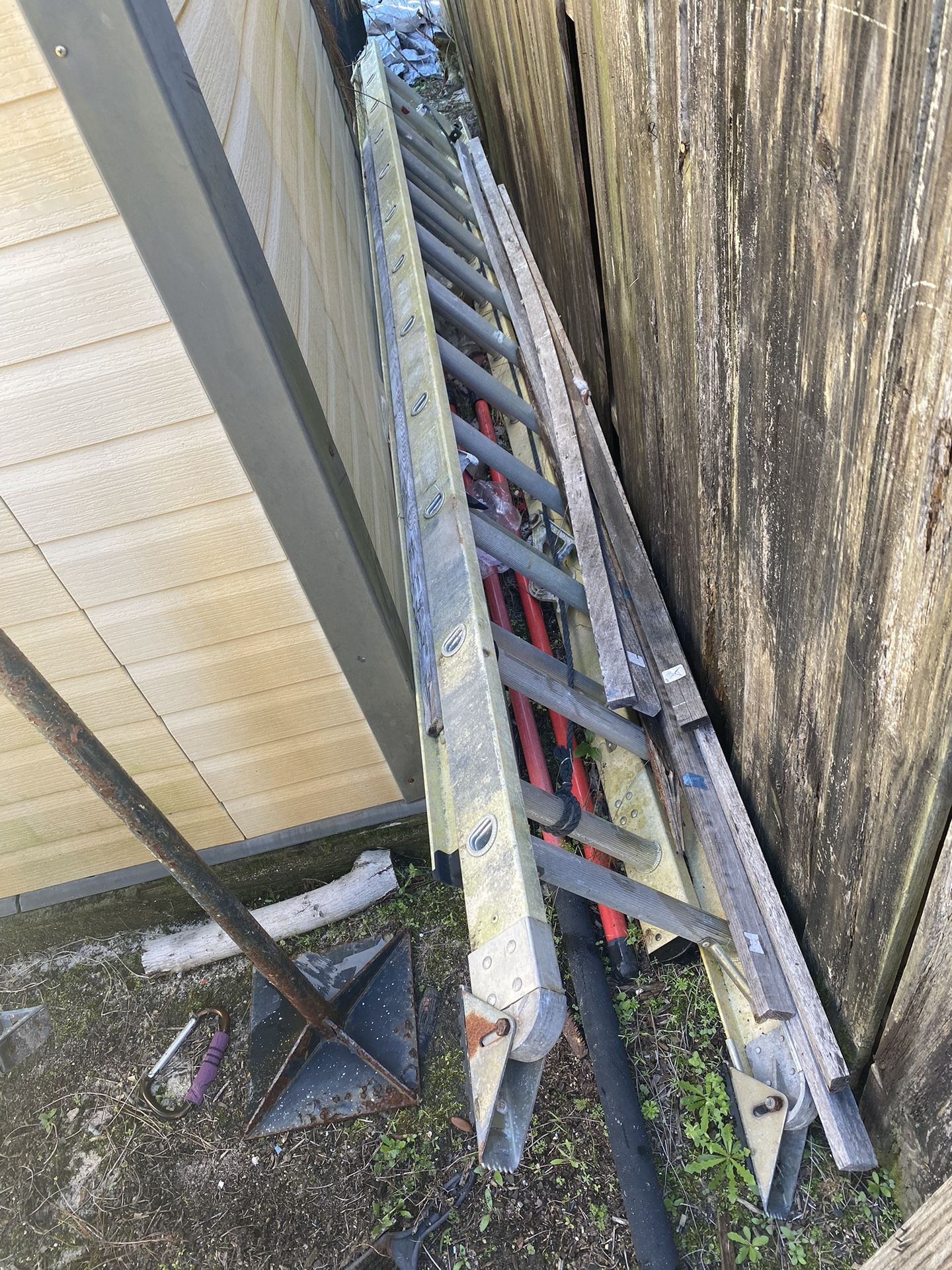 22 Foot Extension ladders - 50