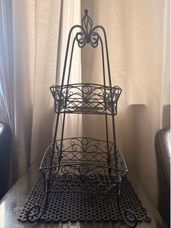 Cast iron fruit holder