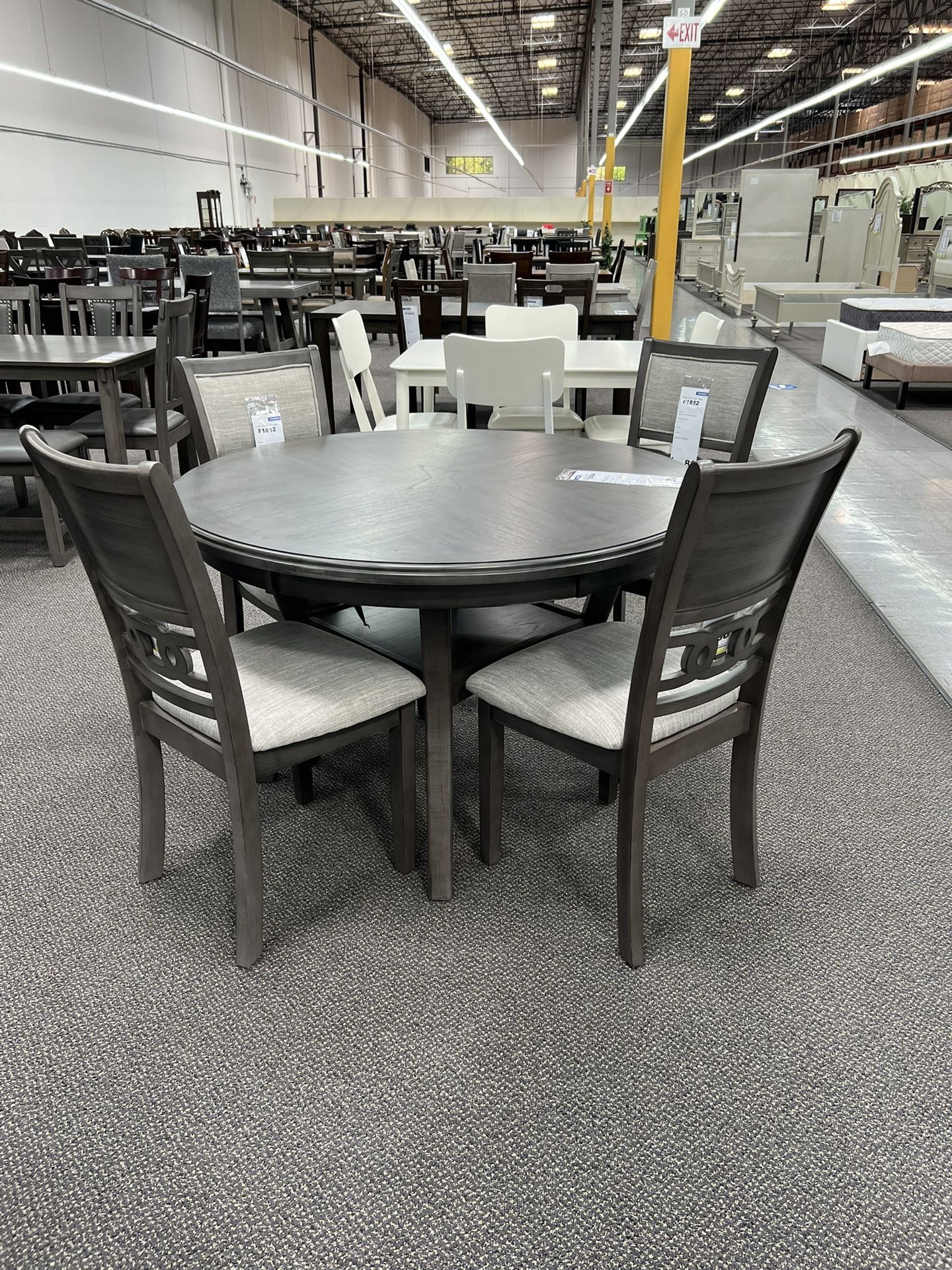 Round Dining Table Set 