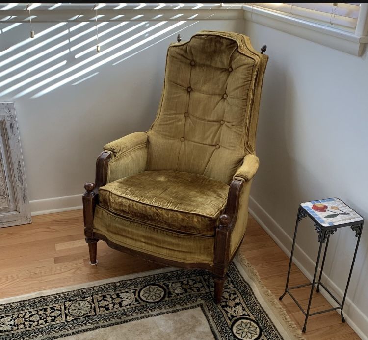 Antique Vintage Gold Chair