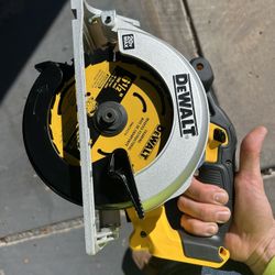 Dewalt 6 1/2” Cordless Saw