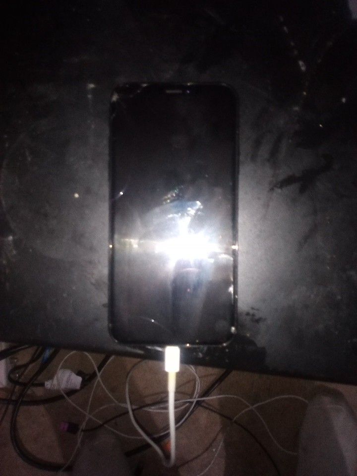 Iphone X 250$ Come To Me