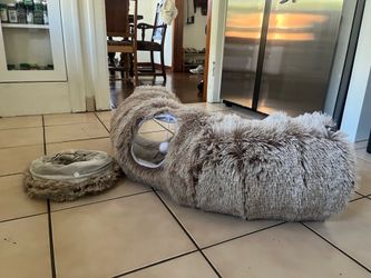 Play tunnel for cat or dog