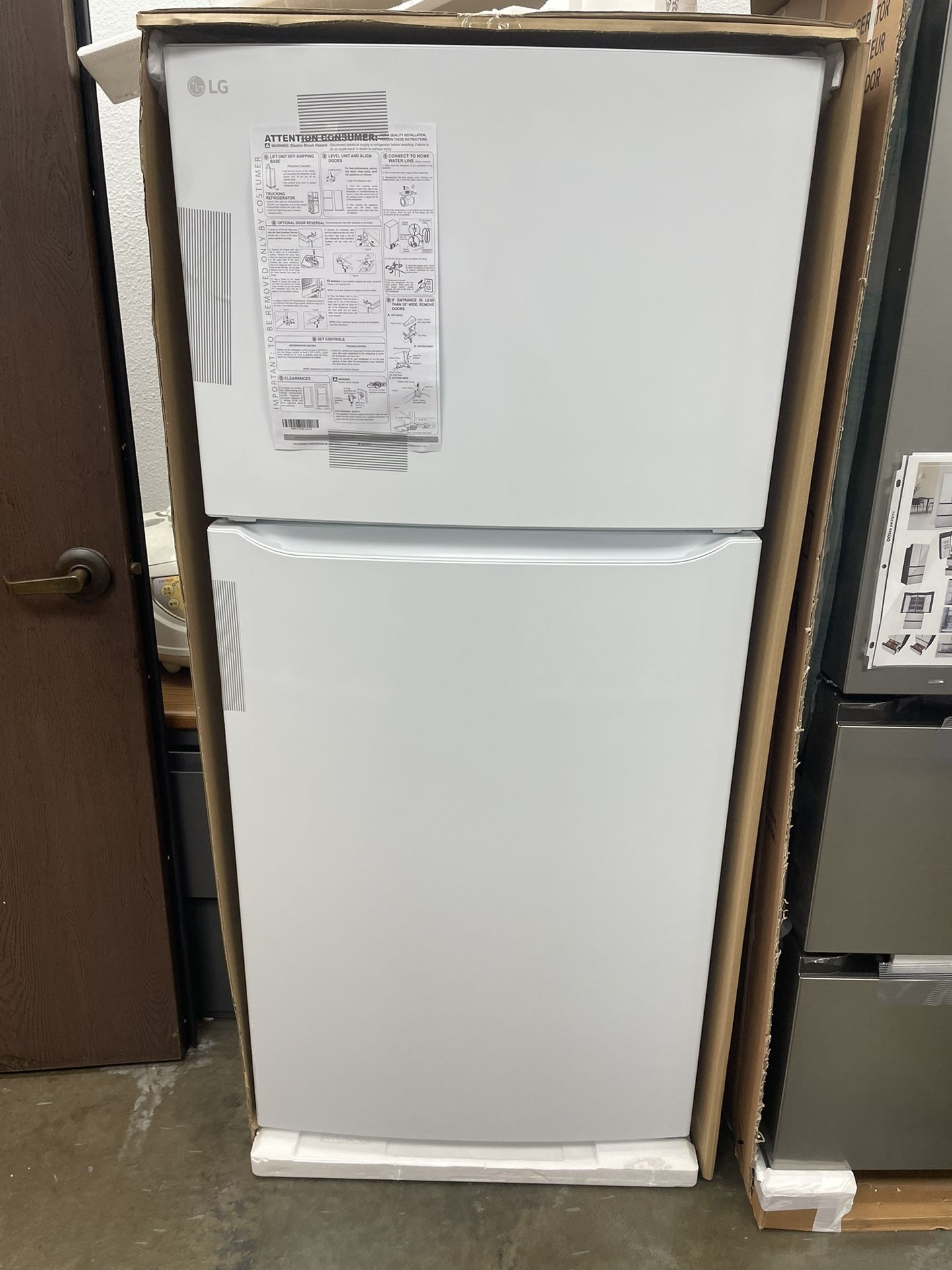 LG Top Freezer Refrigerator In White