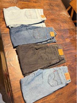 Levi’s women’s jeans size 27 lot 001