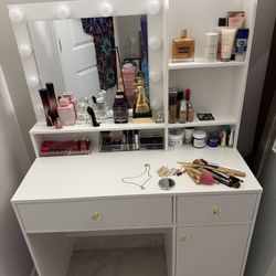 Lighted Vanity - Brand New!
