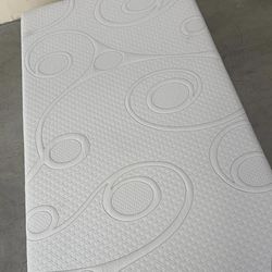 White memory  foam  twin size mattress  Set