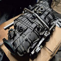 Denali Escalade Intake Manifold With Rails